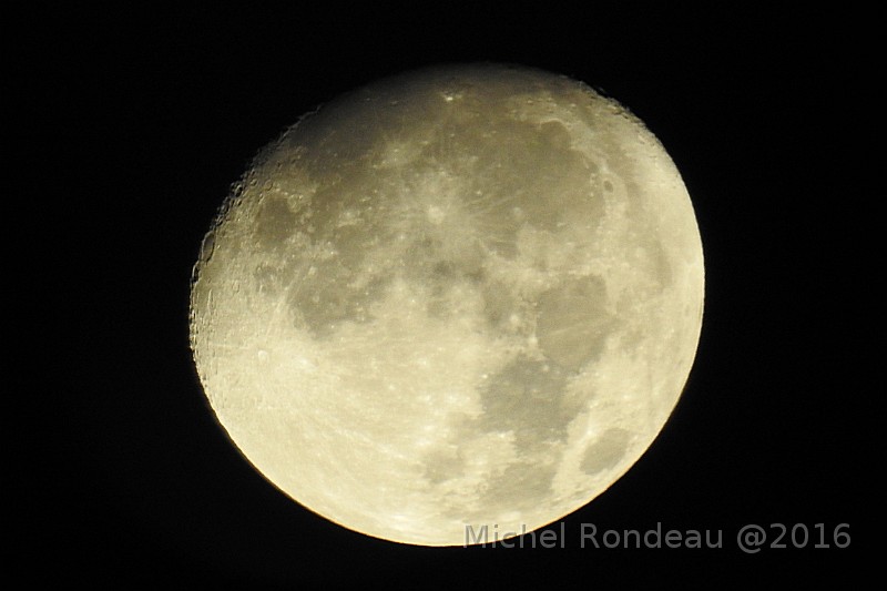 DSCN1590C.JPG - Lune du jour (croissante- 92%) | Moon of the day (waxing - 92%) 2016-11-12